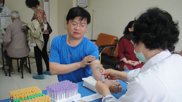 吴惠丰在苏大附一院体检(600).jpg