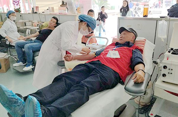 爱心义工无偿献血150次.jpg