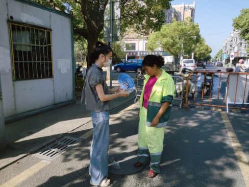 炎夏送清凉 关爱沁人心409.png